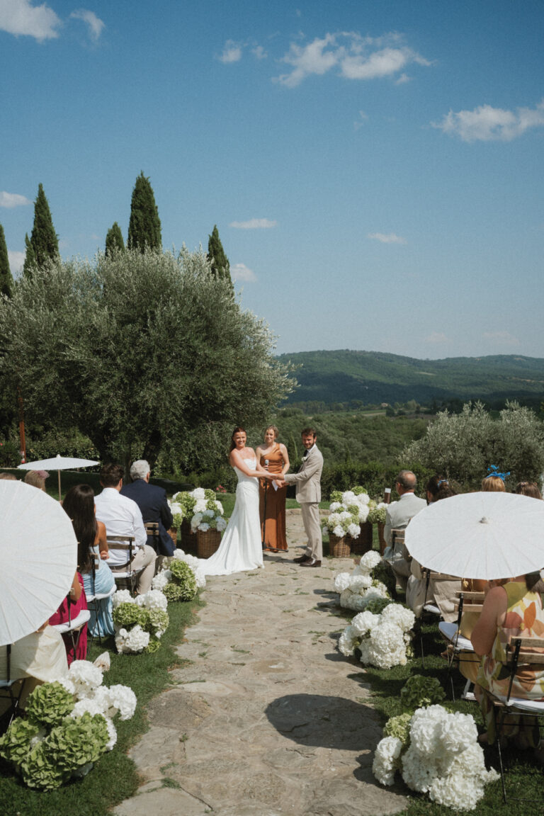 Laid back TUSCANY WEDDING at Casa Cornacchi